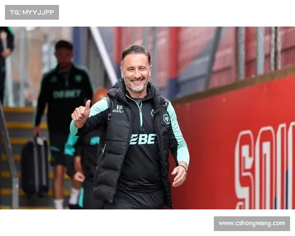 李铁英破茧成蝶 英超赛场上的中国教练传奇之路 李铁英破茧成蝶 英超赛场上的中国教练传奇之路